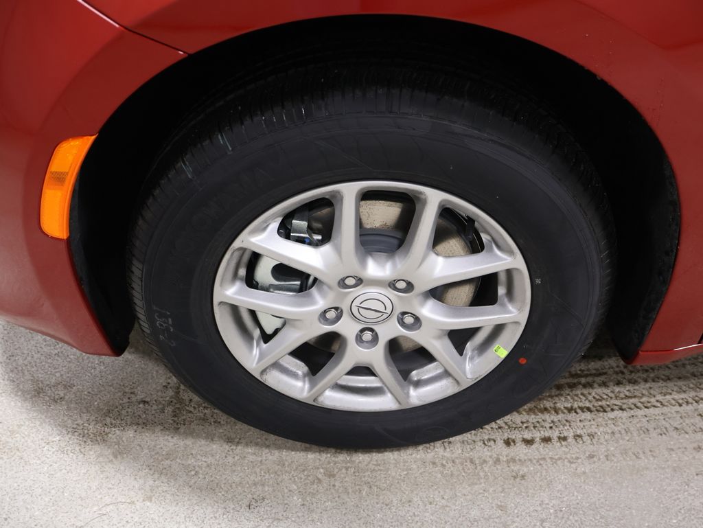 View vehicle photo 7
