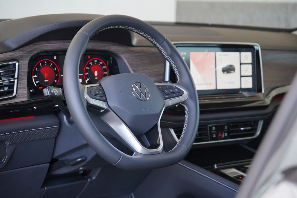 2024 Volkswagen Atlas 2.0T SEL 8