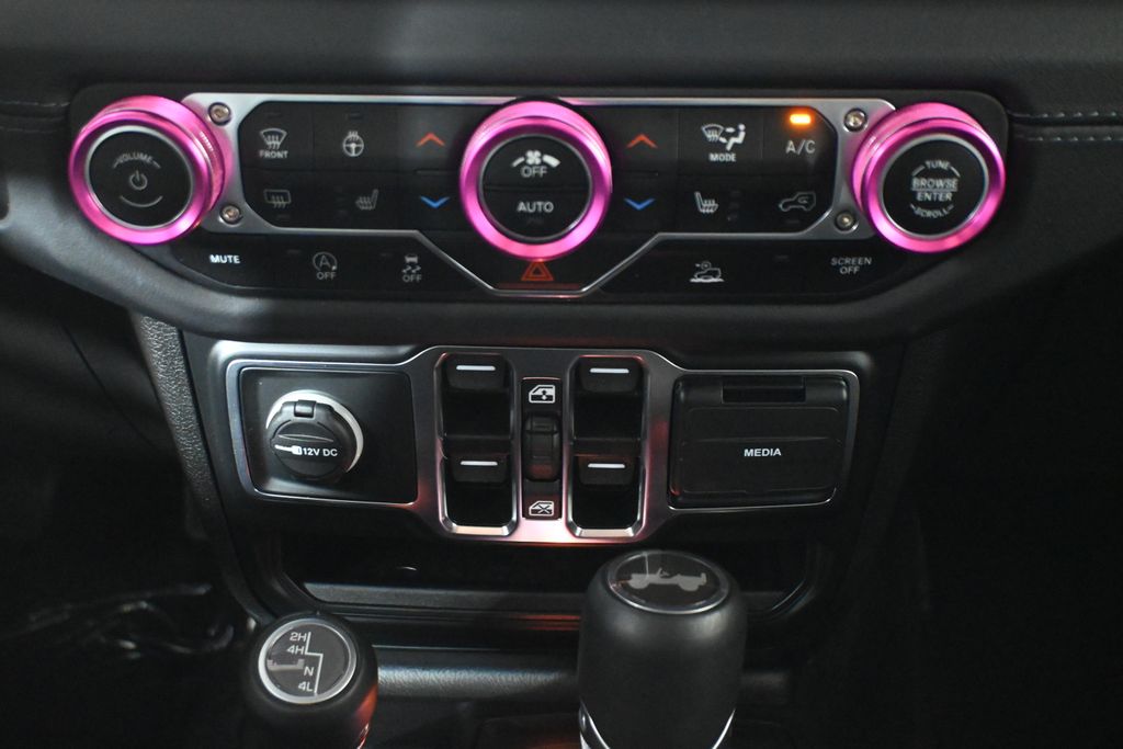Thumbnail: 2024 Jeep Wrangler - 22