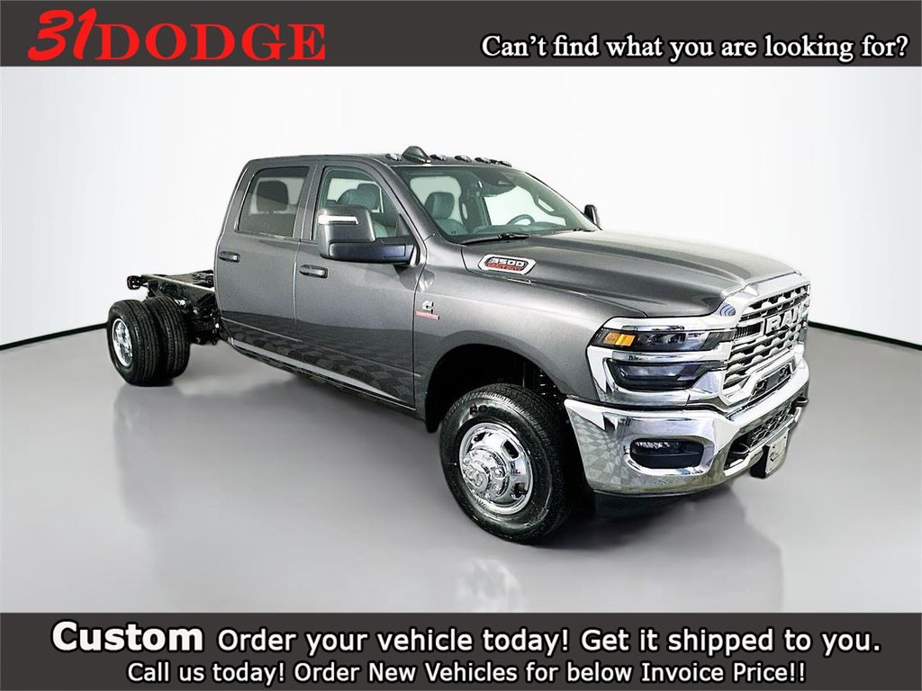 2026 RAM 3500 Chassis Tradesman Crew Cab LB DRW RWD