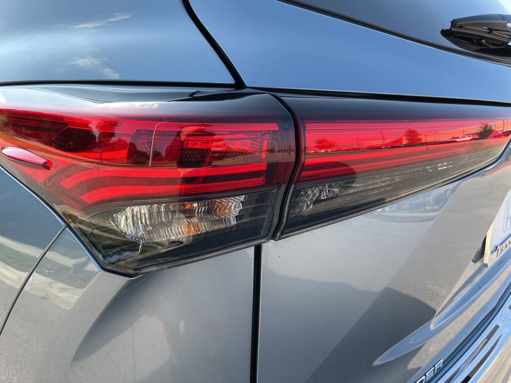2023 Toyota Highlander Platinum 7