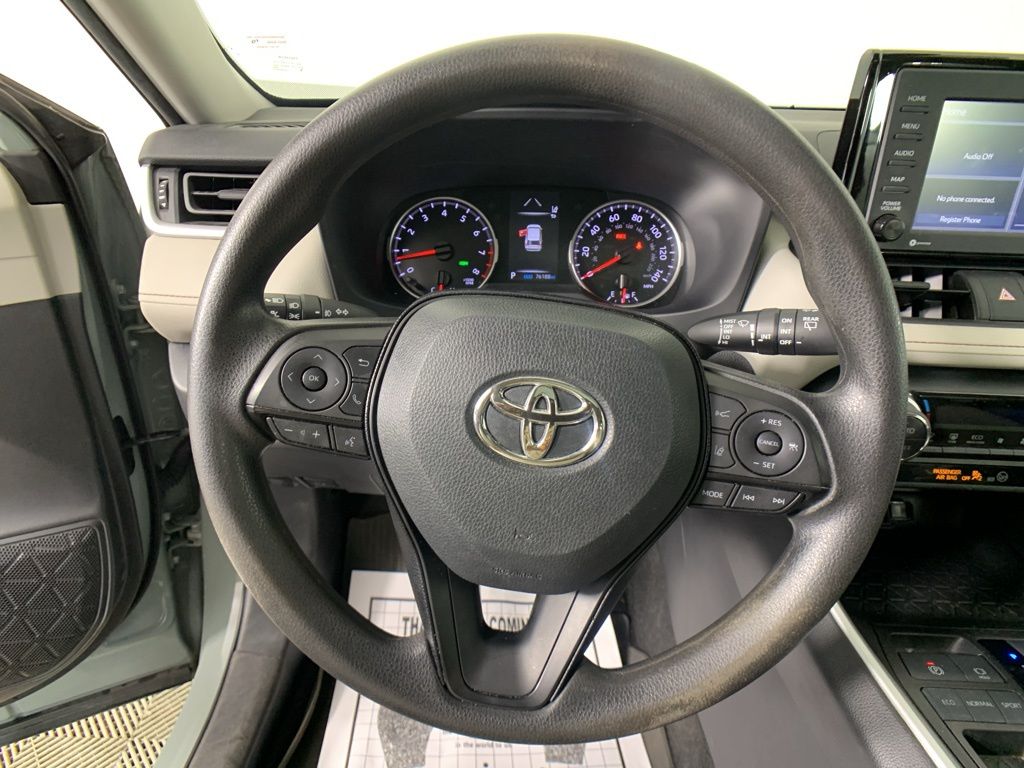 2021 Toyota RAV4 XLE 16