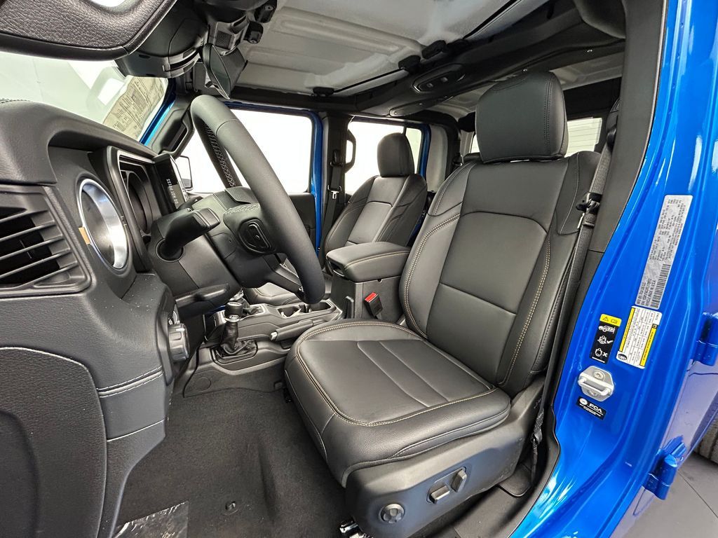 New 2026 Hydro Blue Pearlcoat Jeep Sahara image 10