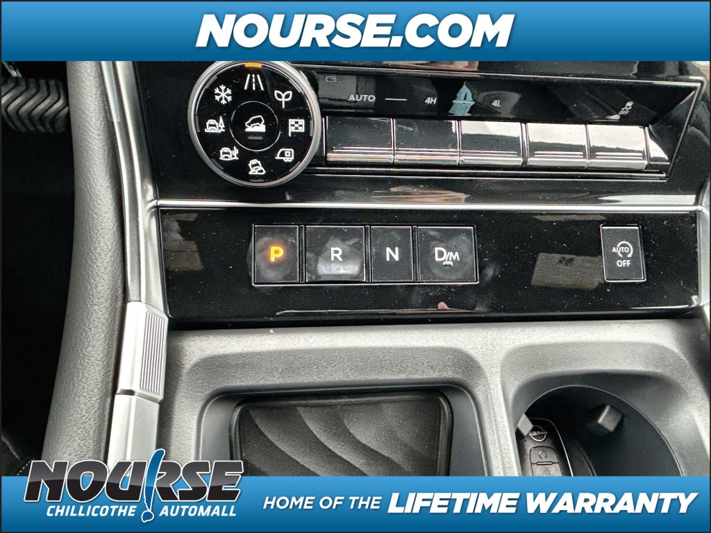 2025 Nissan Armada SL photo