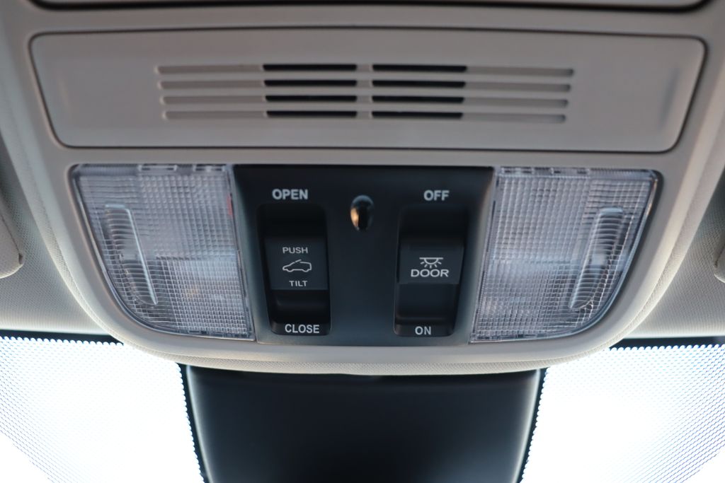 Thumbnail: 2026 Honda Odyssey - 26