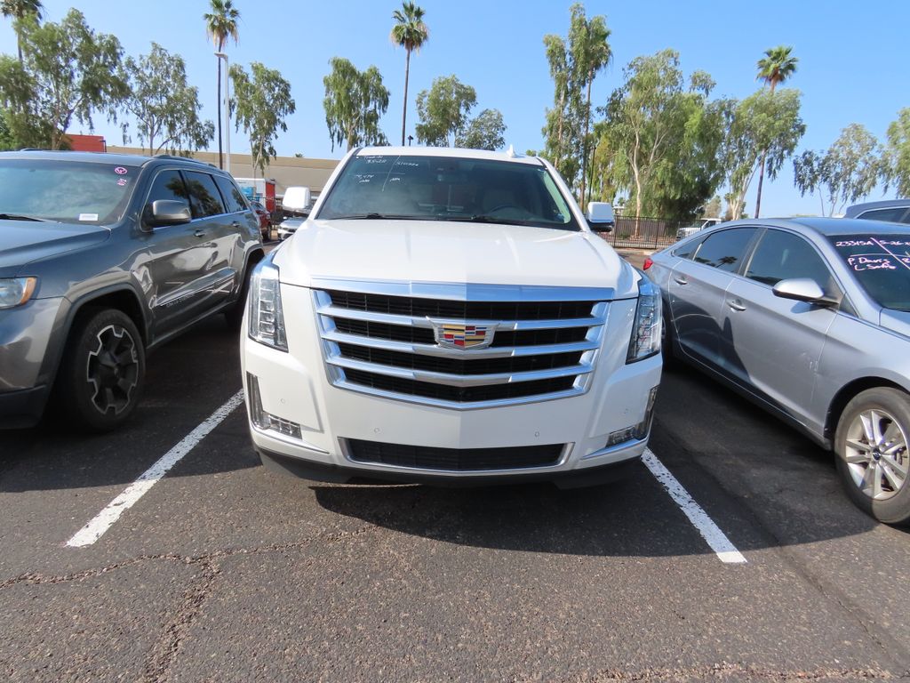 2020 Cadillac Escalade Luxury 2