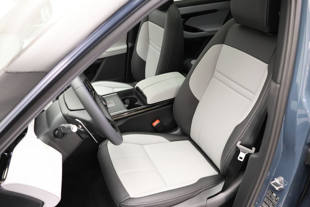 Thumbnail: 2026 Land Rover Range Rover Evoque - 30