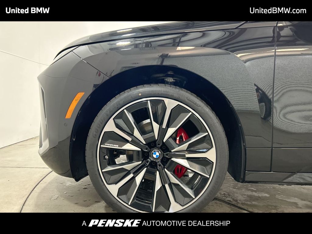Thumbnail: 2026 BMW iX - 10
