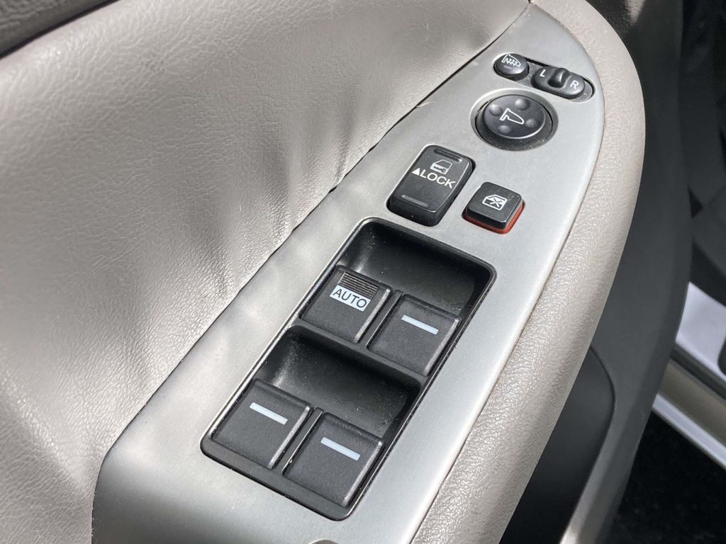 Used 2010 Silver Honda EX-L image 13
