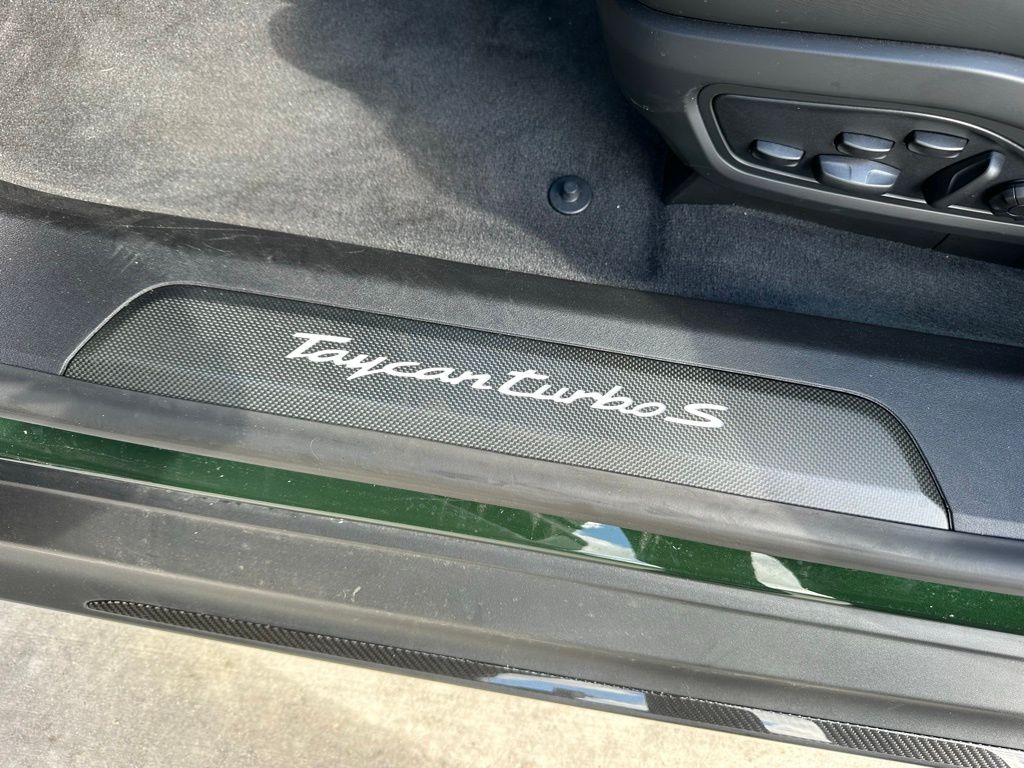 Thumbnail: 2025 Porsche Taycan - 22