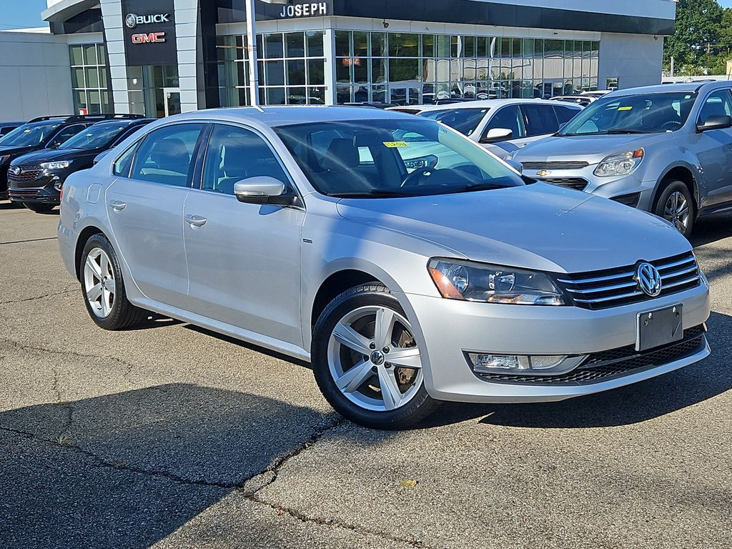 Reflex Silver Metallic 2015 Volkswagen Passat Sedan Front-Wheel Drive 6-Speed Automatic