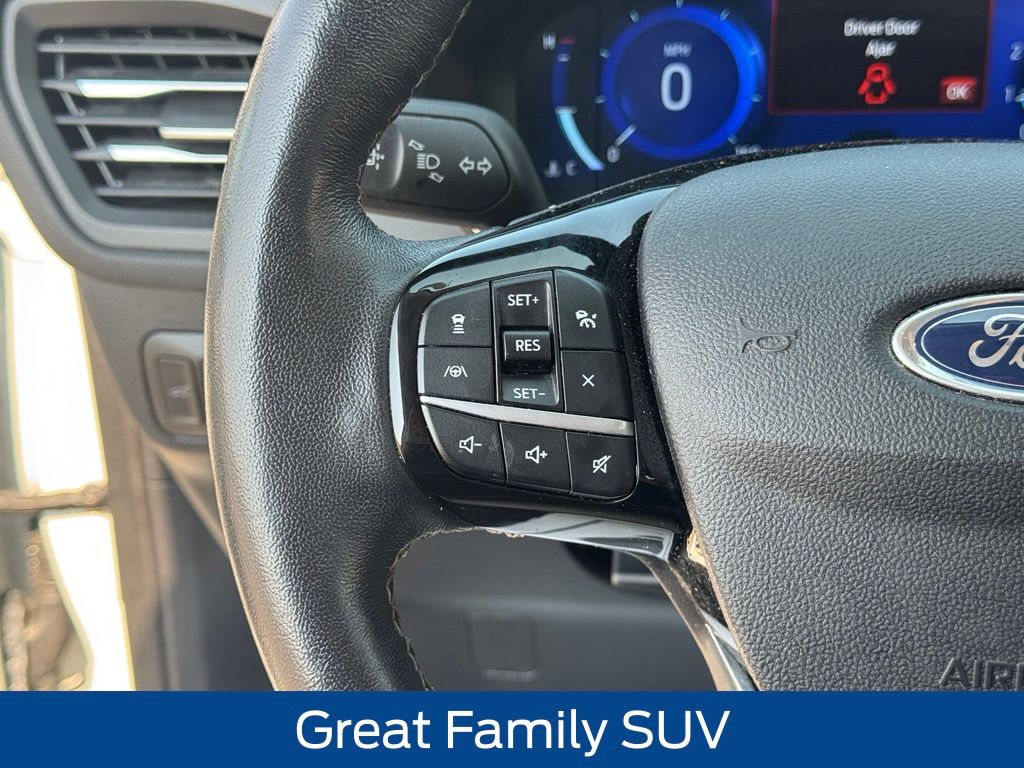 2022 Ford Escape Titanium