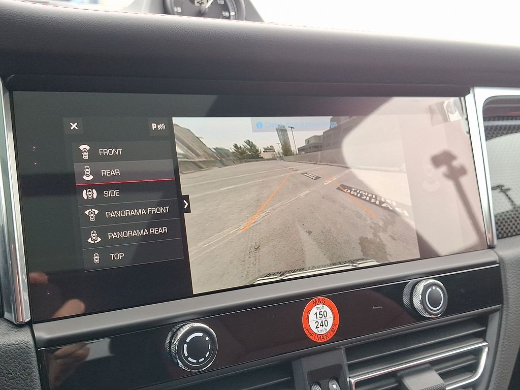 Thumbnail: 2026 Porsche Macan - 19