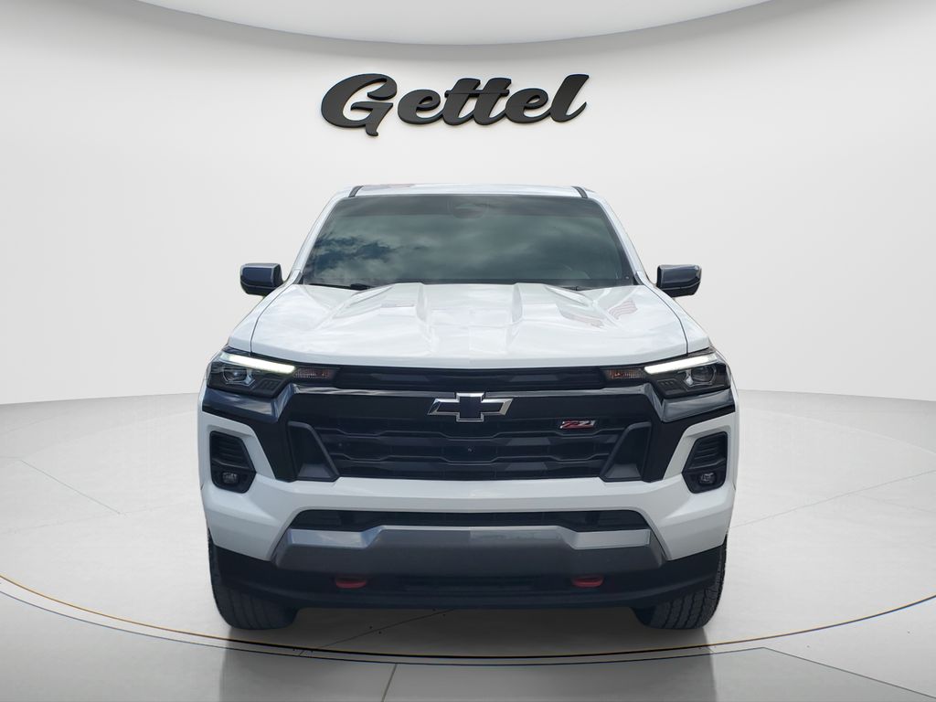 Certified Used 2025 White Chevrolet Z71 image 2