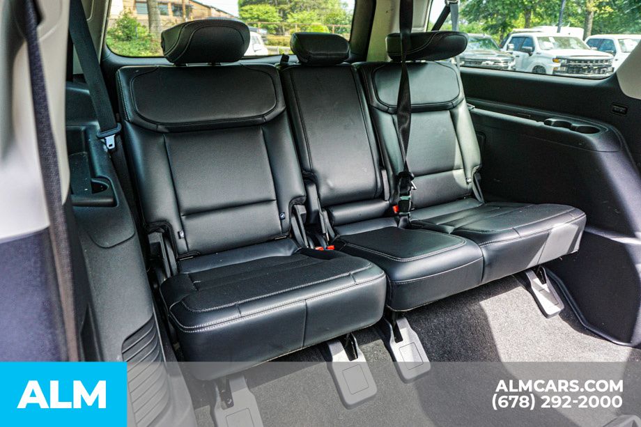 Used 2025 Black Ford Platinum image 24