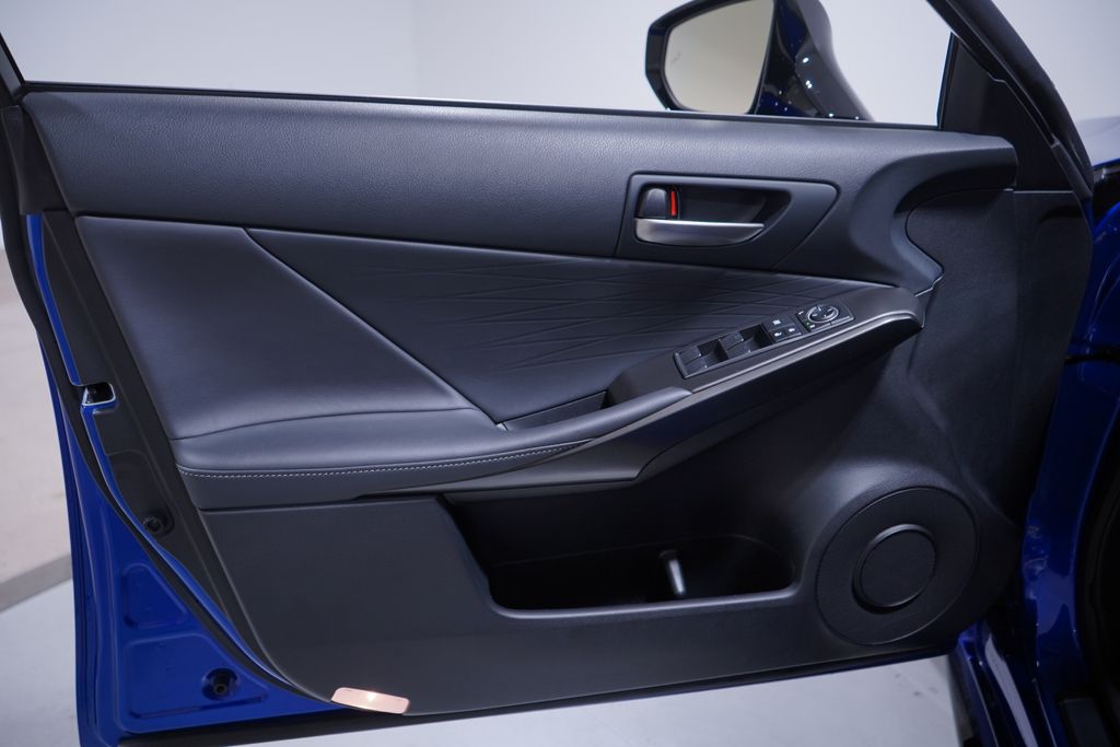 Thumbnail: 2022 Lexus IS - 16