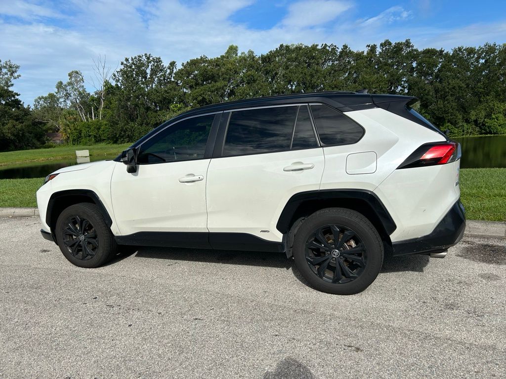Thumbnail: 2022 Toyota RAV4 - 3