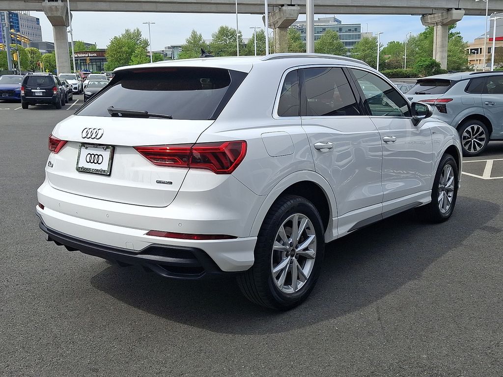 Thumbnail: 2023 Audi Q3 - 4