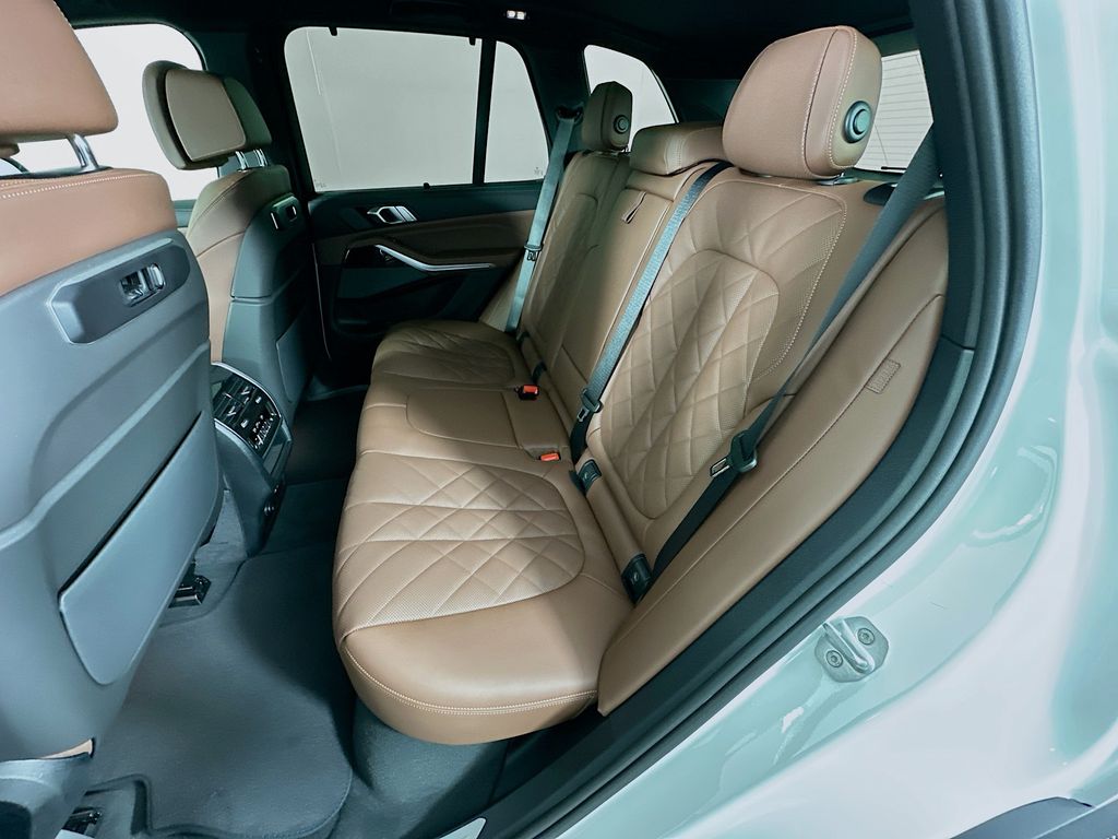 Thumbnail: 2026 BMW X5 - 17
