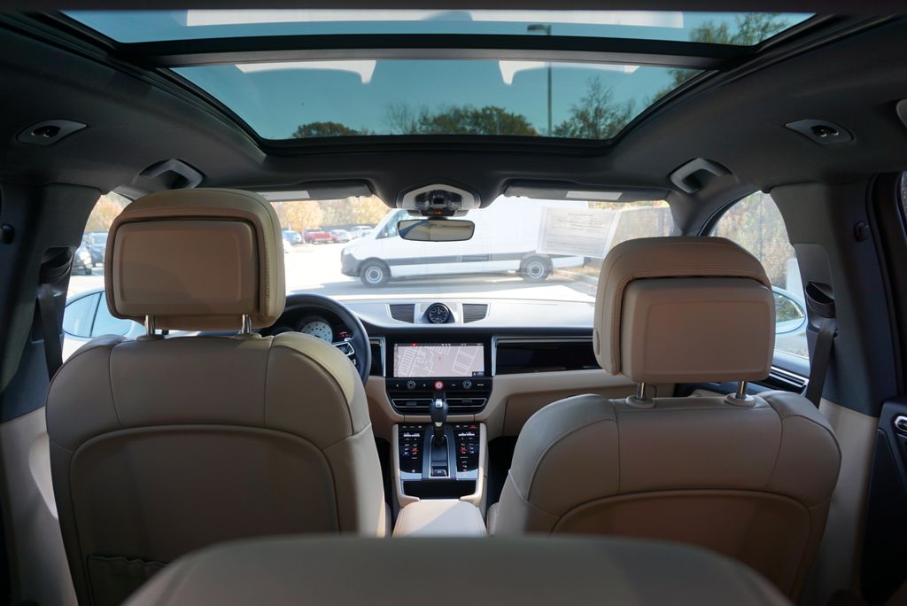 Thumbnail: 2024 Porsche Macan - 19