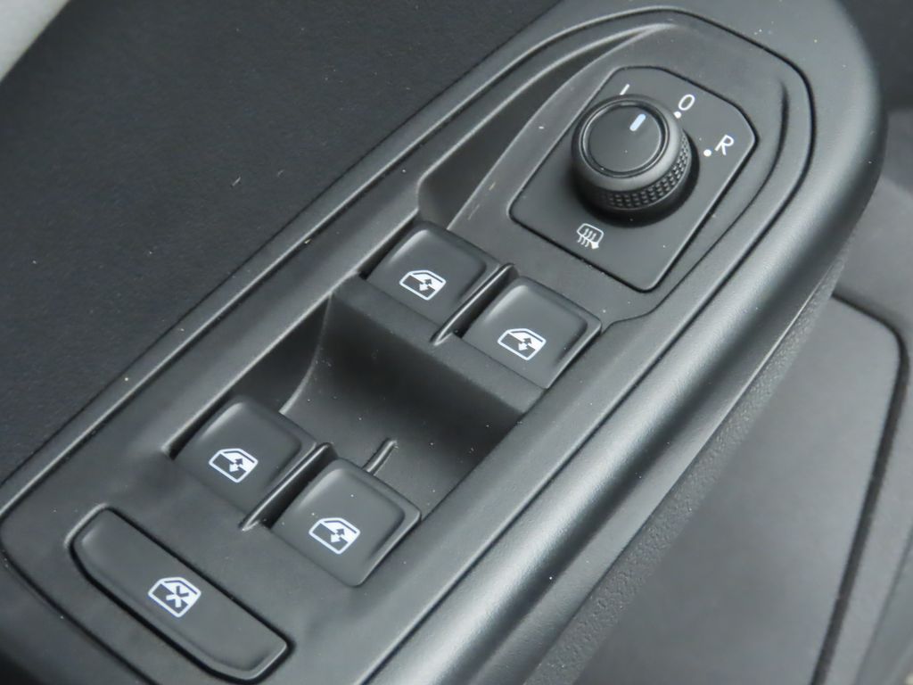 Thumbnail: 2022 Volkswagen Taos - 24