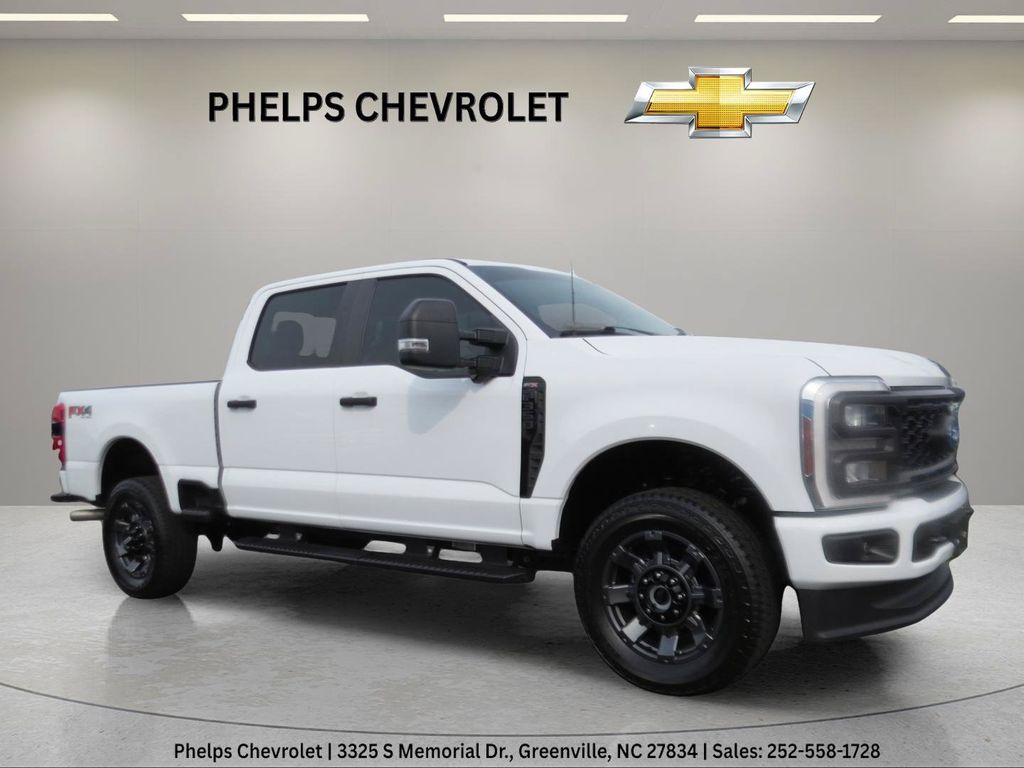 Oxford White 2024 Ford F-350 Super Duty Pickup Truck Four-Wheel Drive Automatic