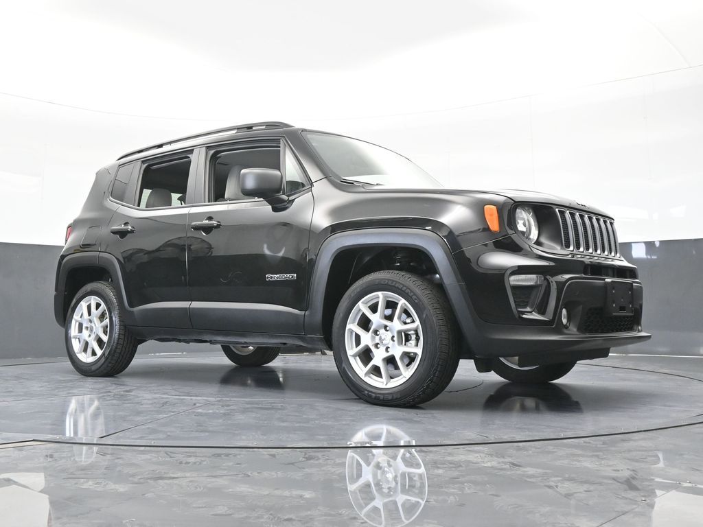 Used 2022 Black Clearcoat Jeep Latitude image 65