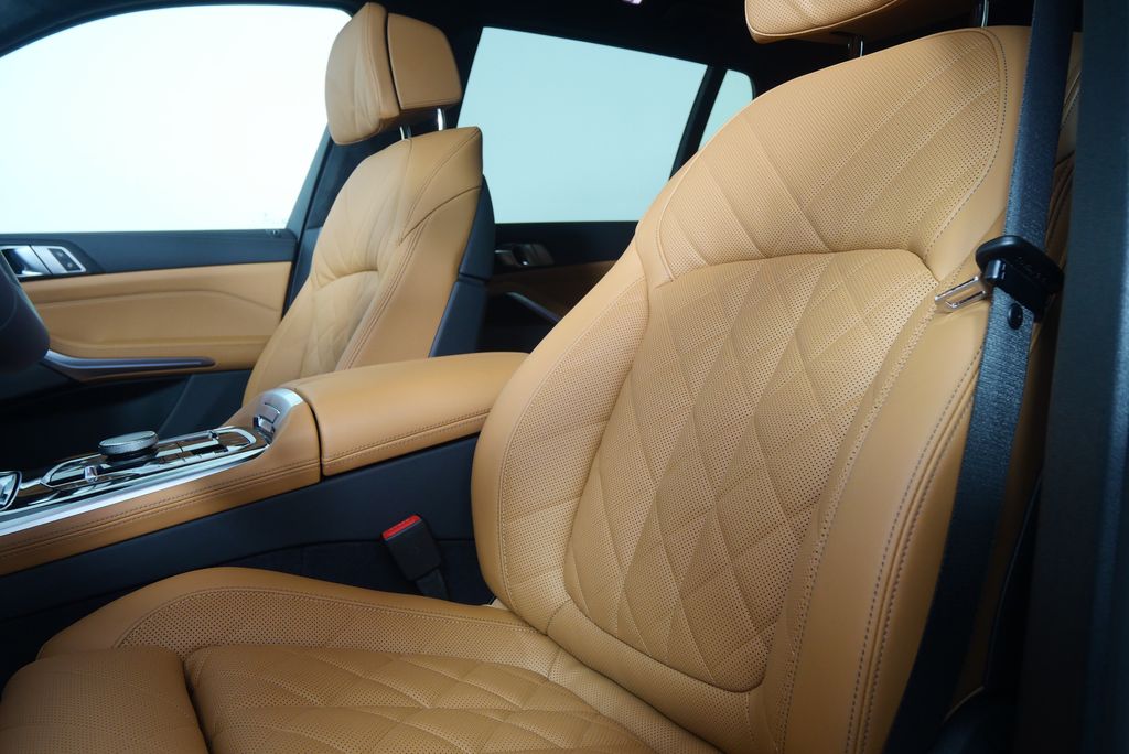 Thumbnail: 2026 BMW X7 - 11