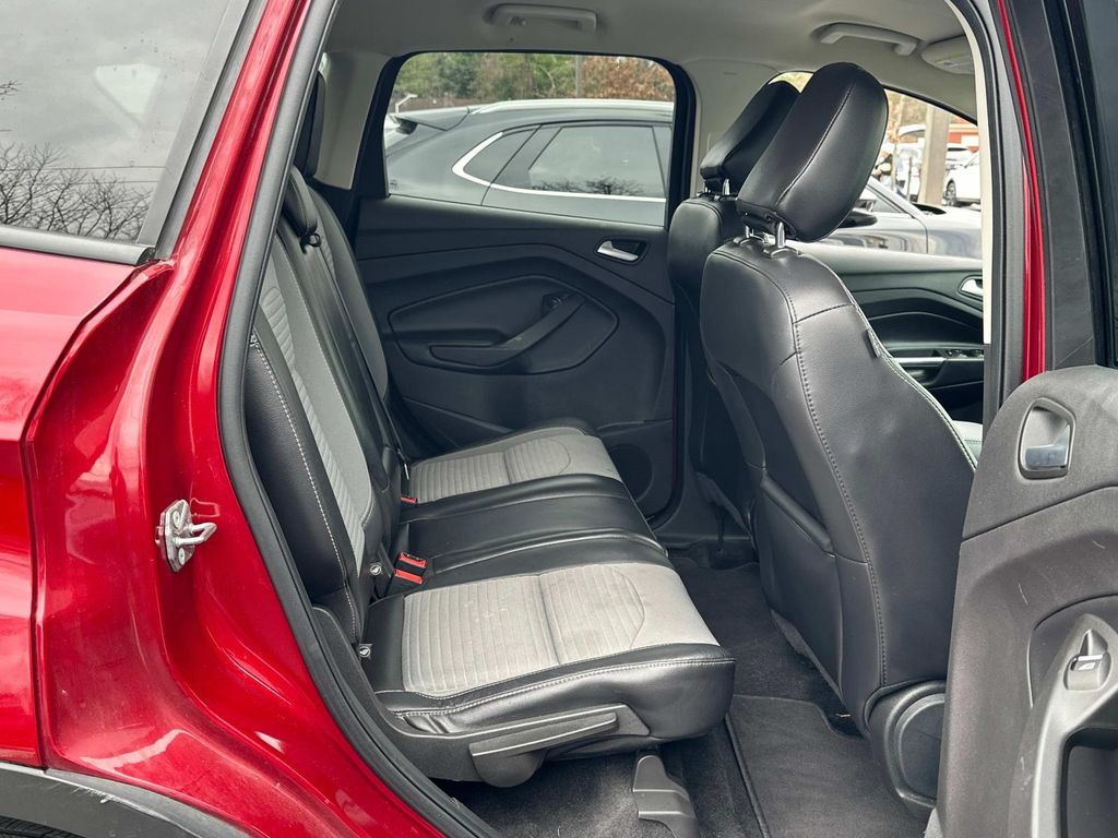 2019 Ford Escape SE photo