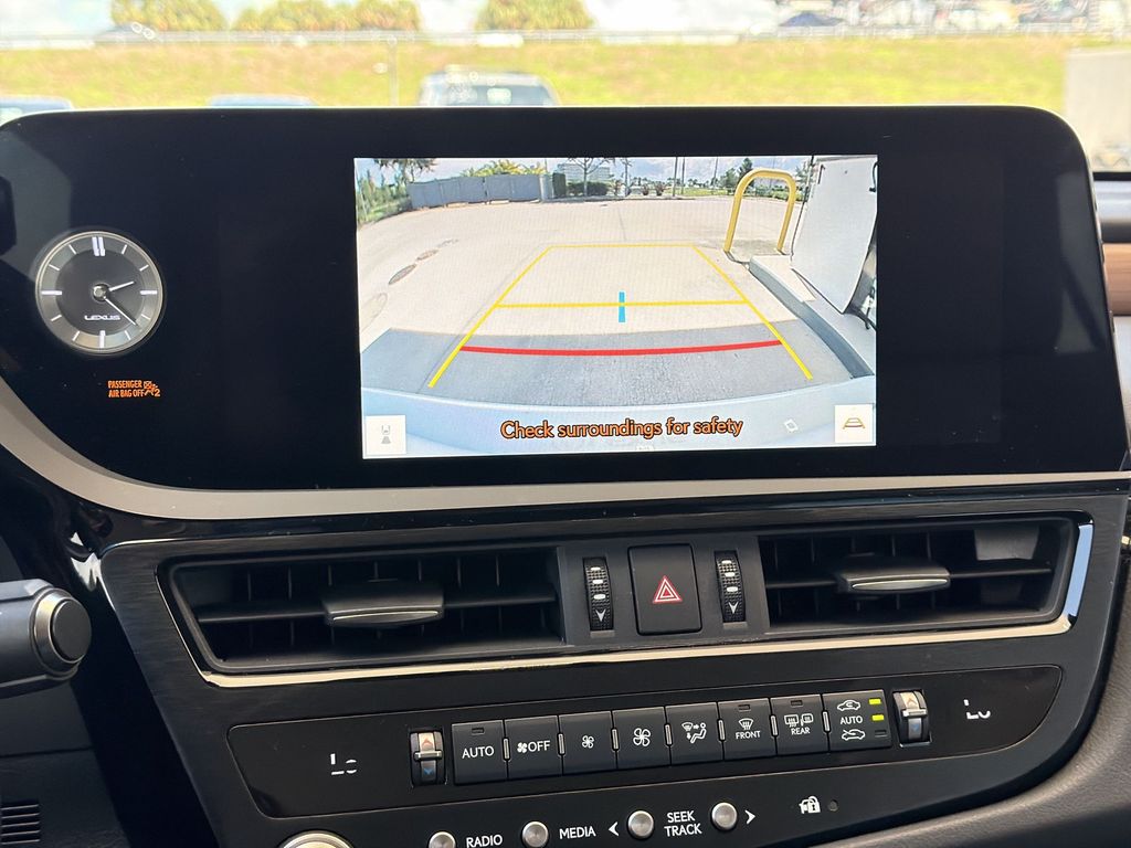 Thumbnail: 2023 Lexus ES - 24