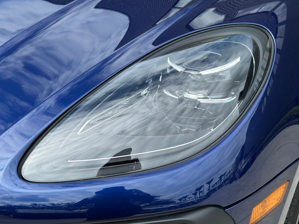 Thumbnail: 2023 Porsche Macan - 13