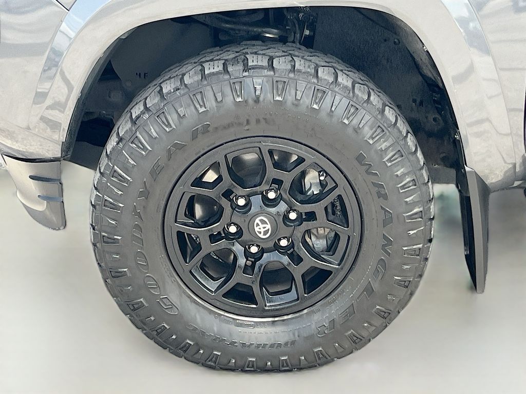 Used 2022 Gray Toyota SR5 image 28