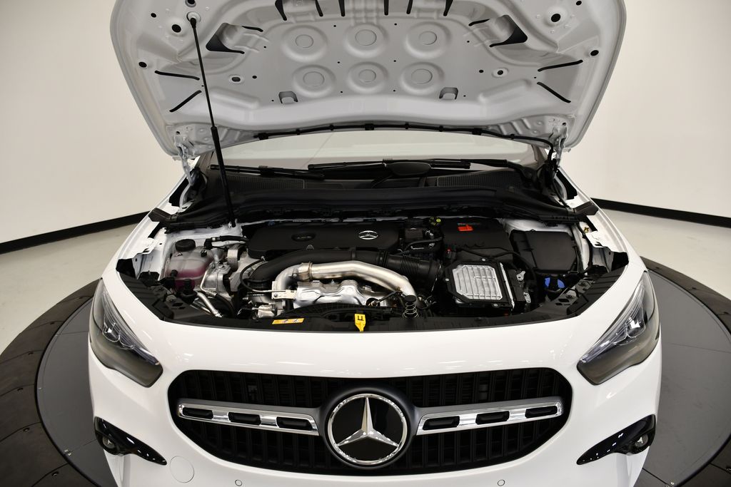 2025 Mercedes-Benz GLA 250 4MATIC 12