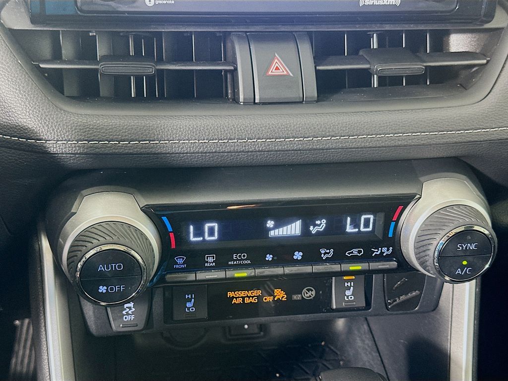 Thumbnail: 2020 Toyota RAV4 - 15