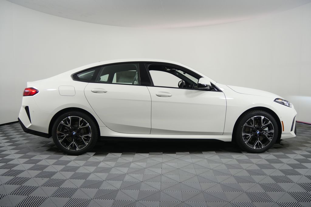 Thumbnail: 2026 BMW 2 Series - 2