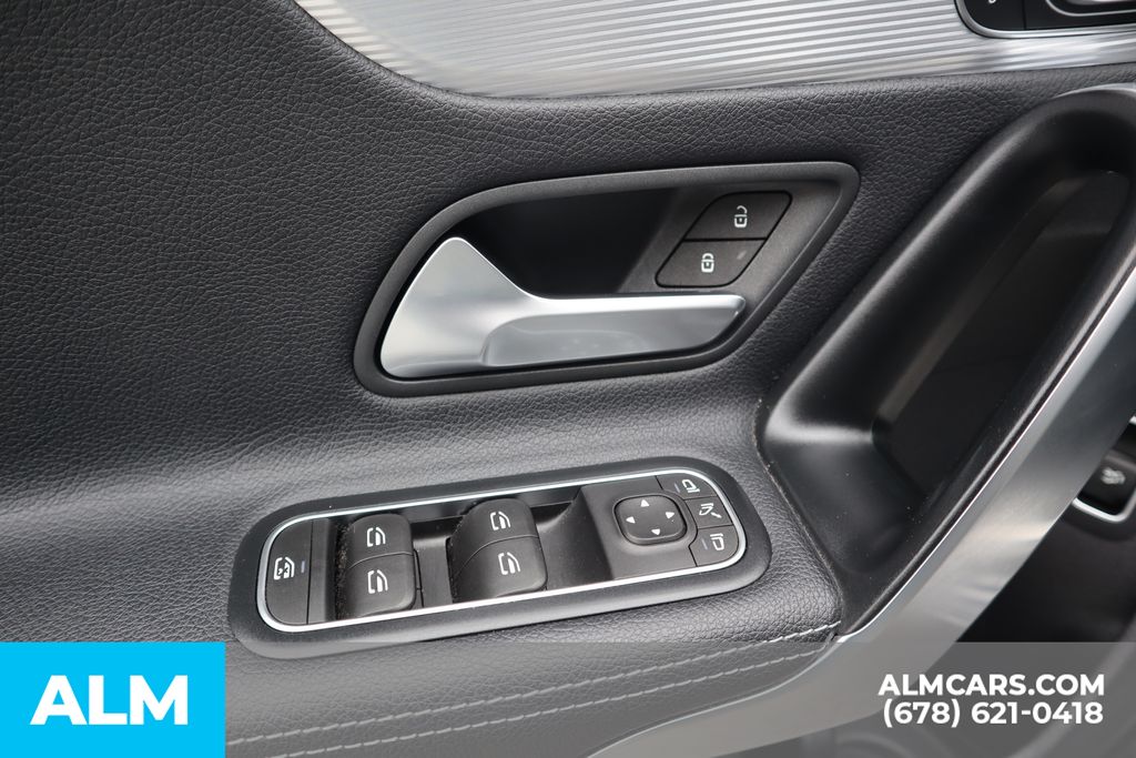 Used 2022 Gray Mercedes-Benz A 220 image 12