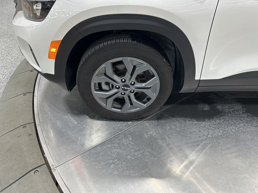 used 2025 Kia Seltos car, priced at $22,993