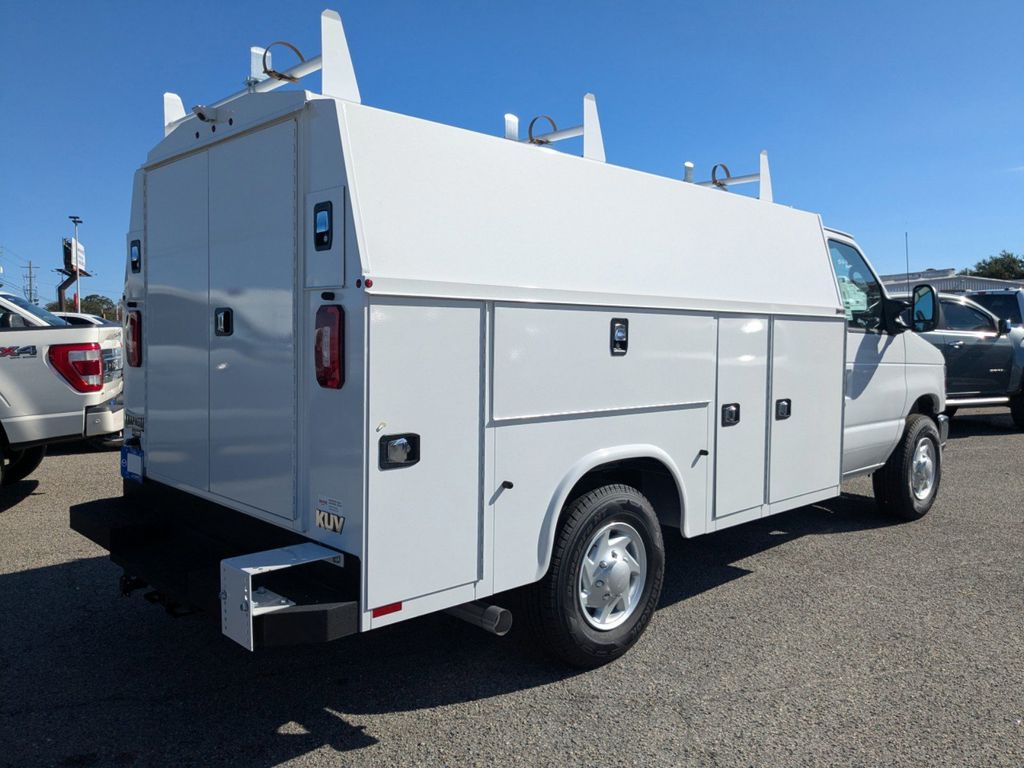 2026 Ford E-350 Cutaway 