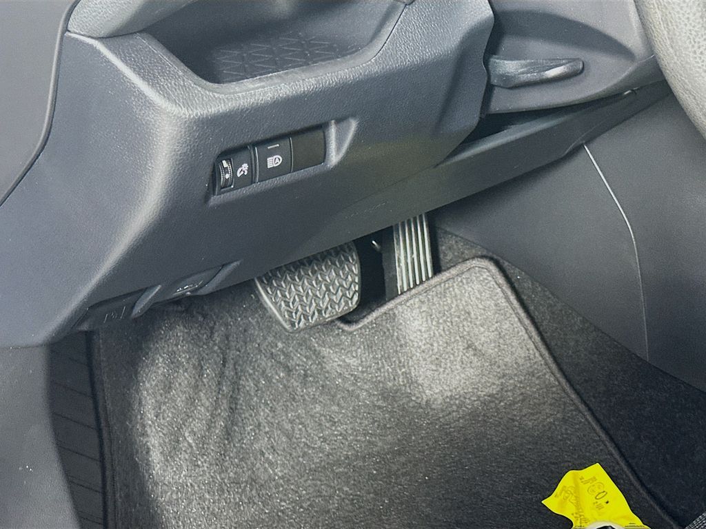 Thumbnail: 2024 Toyota RAV4 - 10