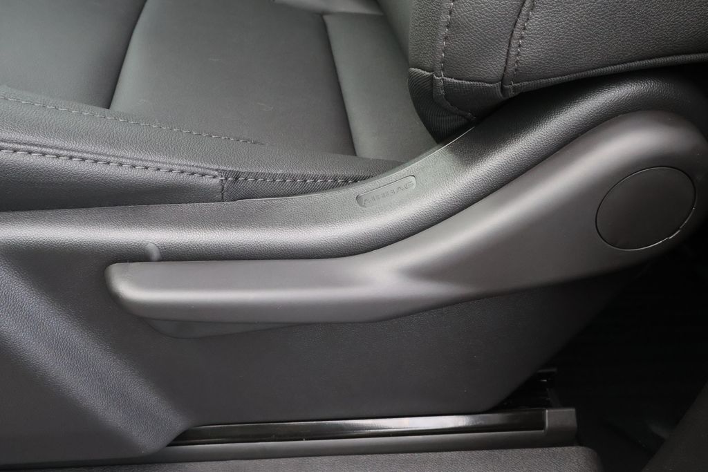 Thumbnail: 2026 Chevrolet Silverado 2500 - 17