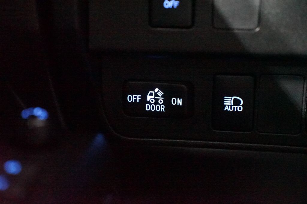 Thumbnail: 2023 Toyota Tacoma - 22