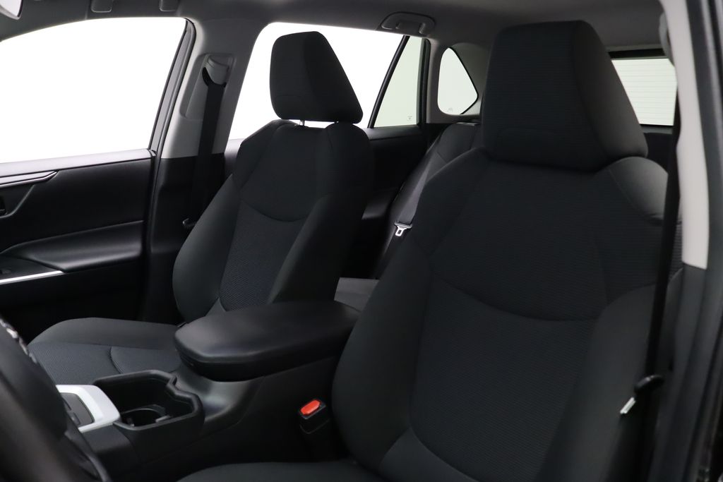 2024 Toyota RAV4 LE 13