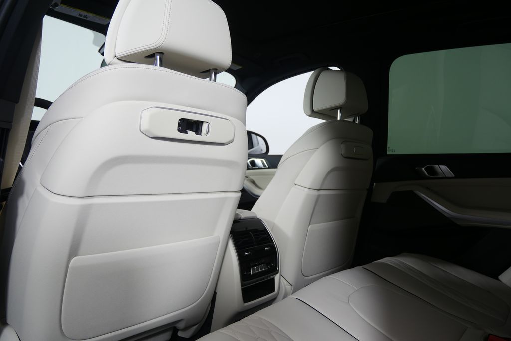 Thumbnail: 2026 BMW X5 - 17