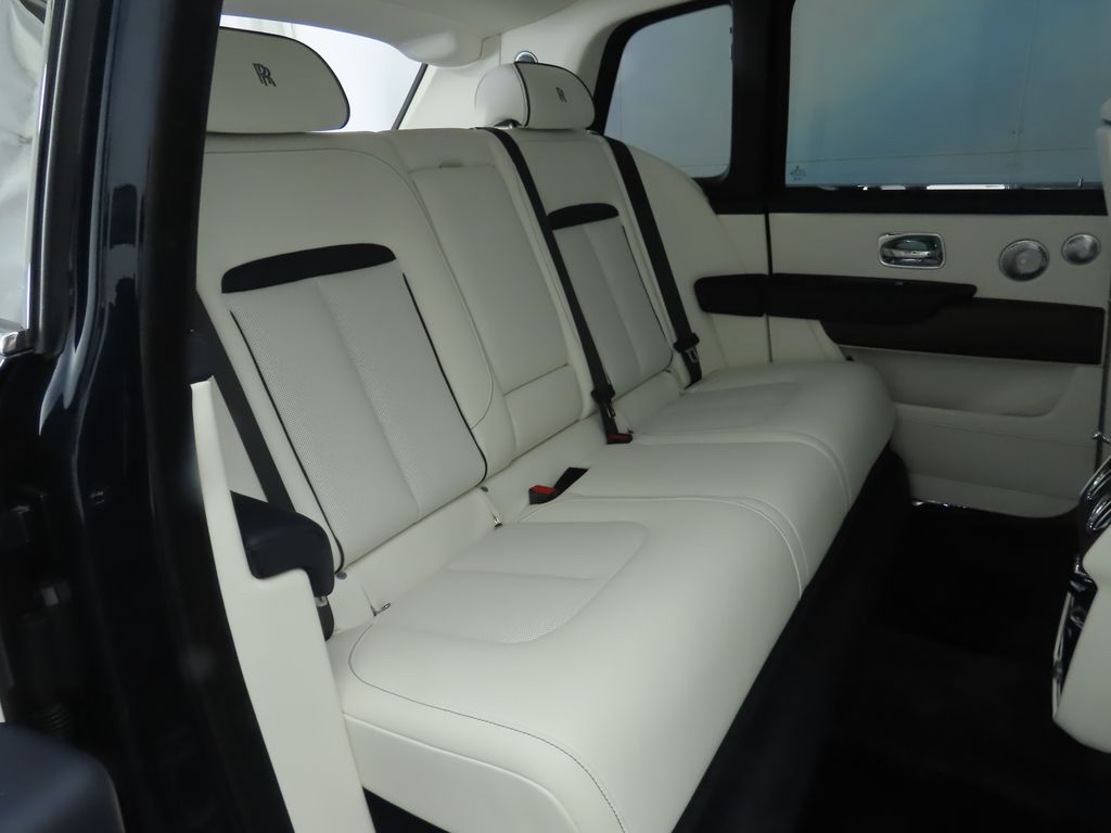 Thumbnail: 2026 Rolls-Royce Cullinan - 24