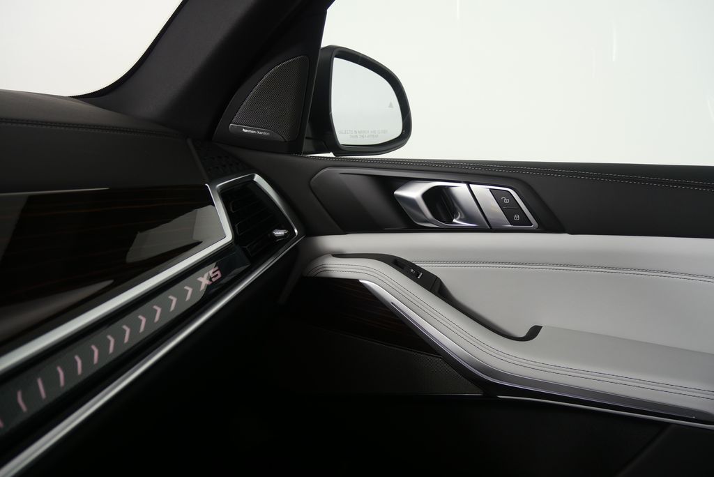 Thumbnail: 2026 BMW X5 - 20
