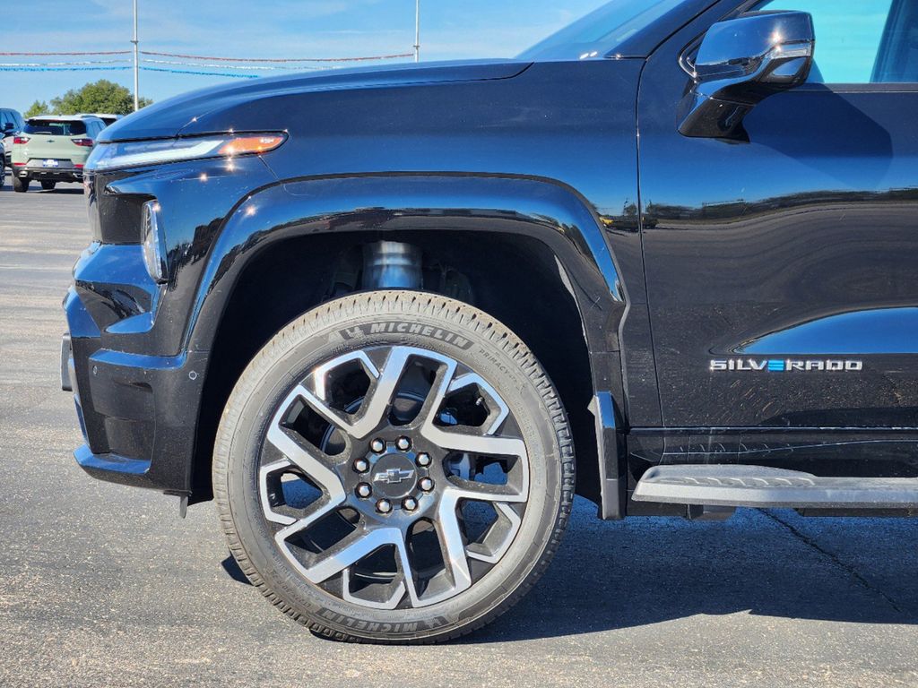 2024 Chevrolet Silverado EV RST 6