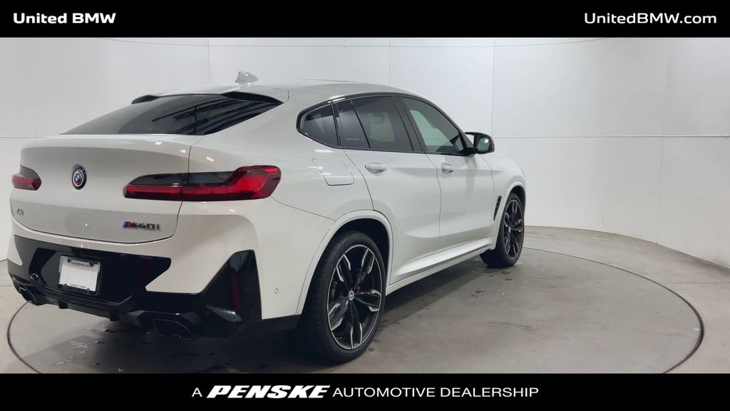 Thumbnail: 2023 BMW X4 - 8