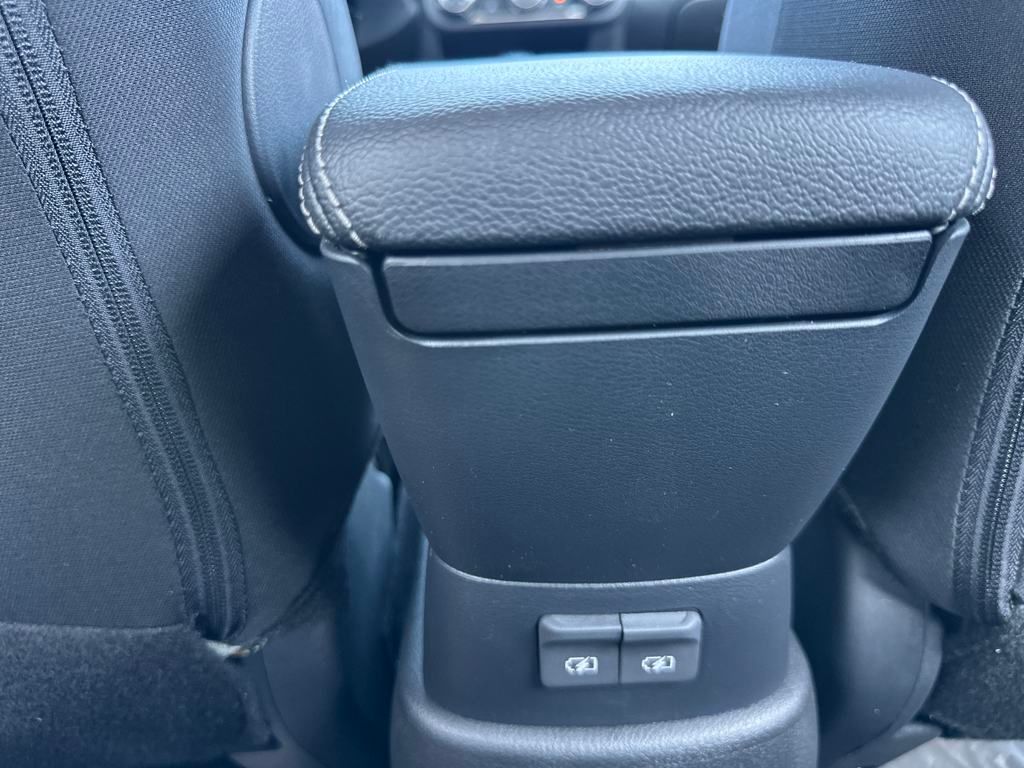 2025 Nissan Kicks S photo