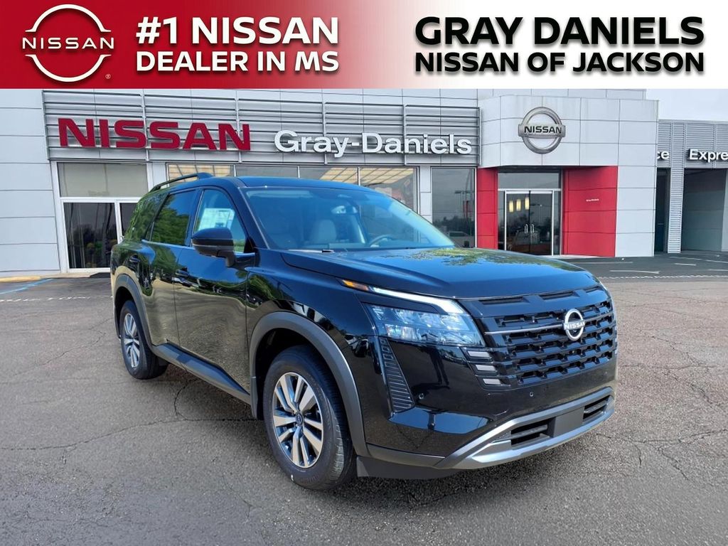 2026 Nissan Pathfinder SL 2WD's photo