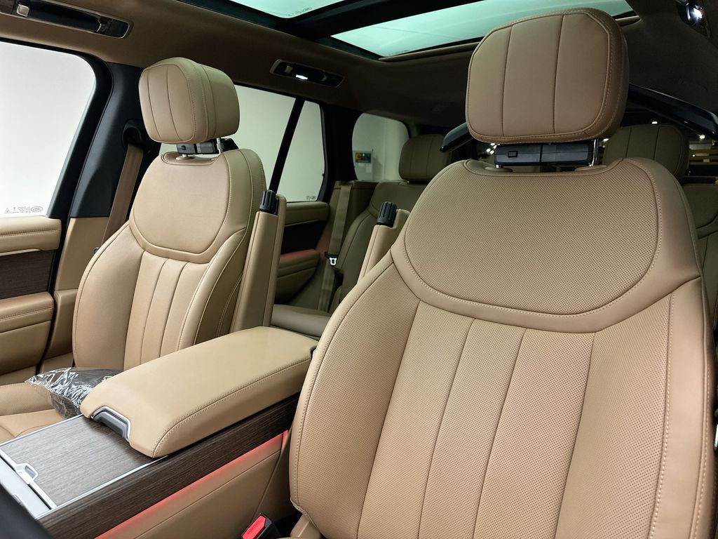 Thumbnail: 2026 Land Rover Range Rover - 10